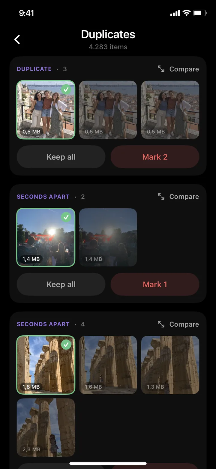 Duplicate and similar photos grouped in PhotoDelete